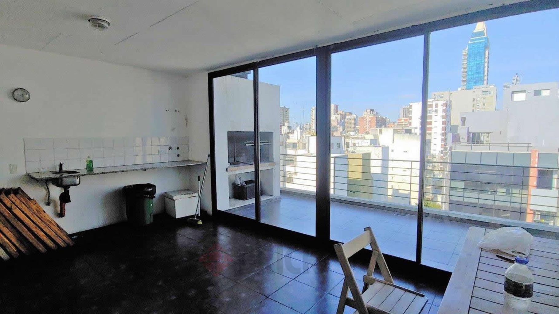 MONROE al 2200 Piso 1 10