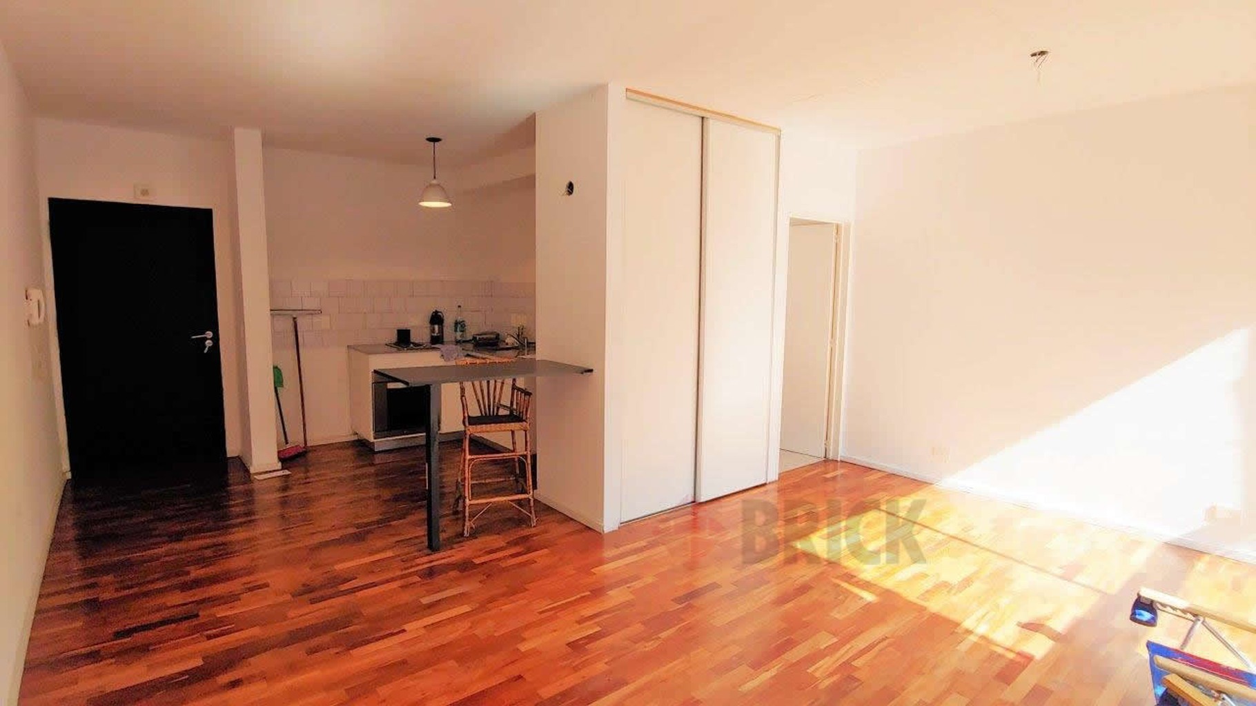 MONROE al 2200 Piso 1 3