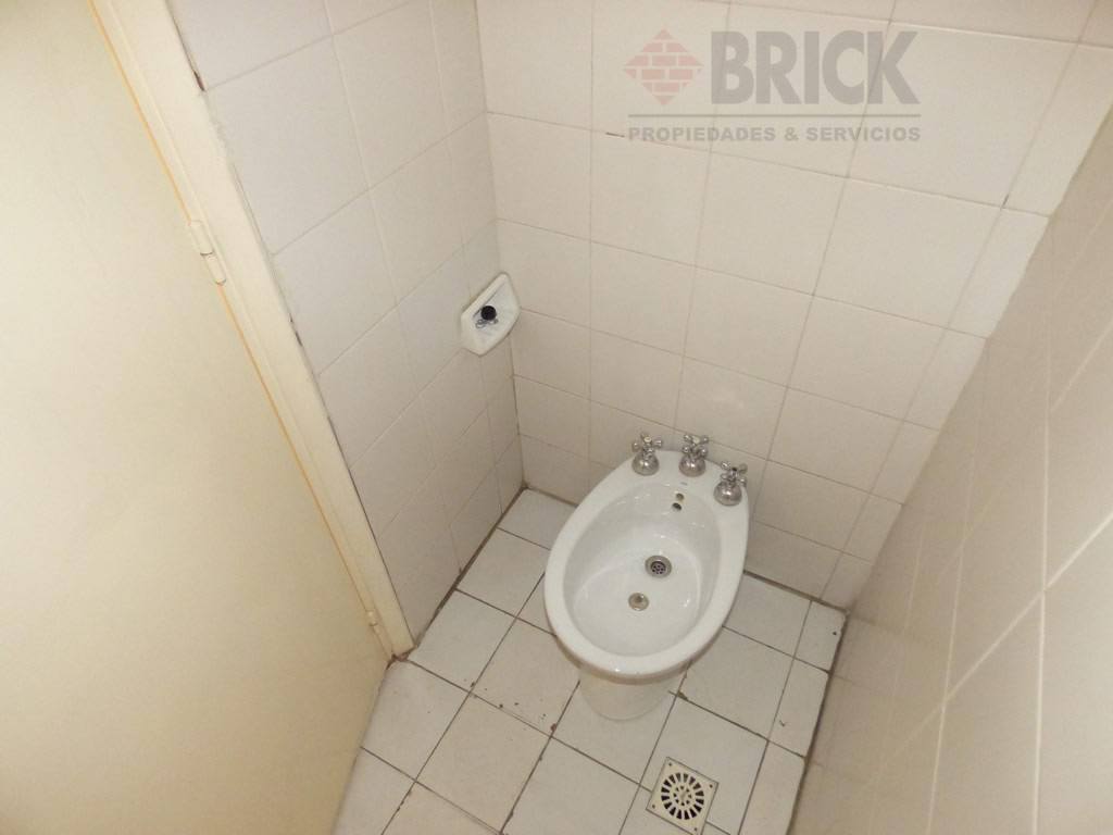 AUSTRIA al 2200 Piso PB 9