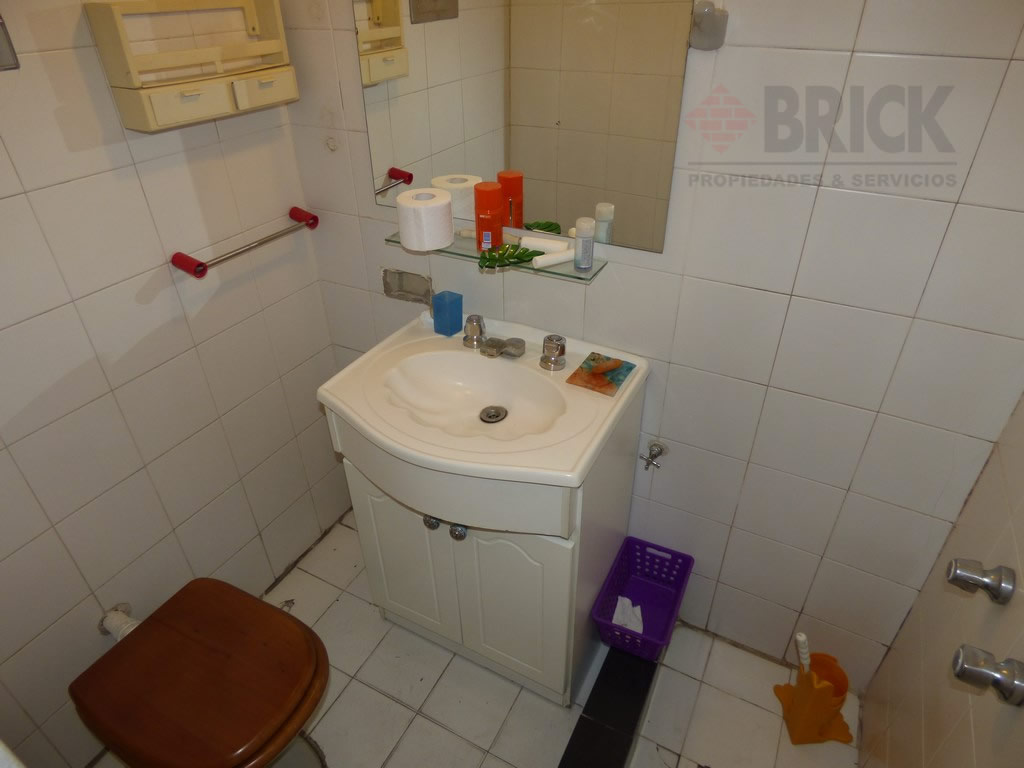 AUSTRIA al 2200 Piso PB 11