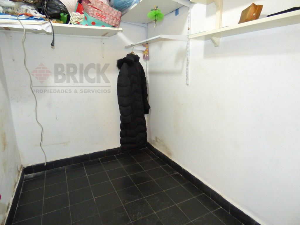 AUSTRIA al 2200 Piso PB 12