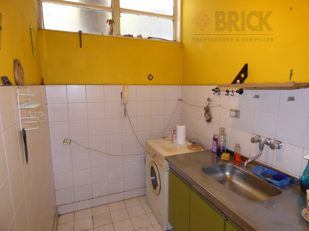 AUSTRIA al 2200 Piso PB 14