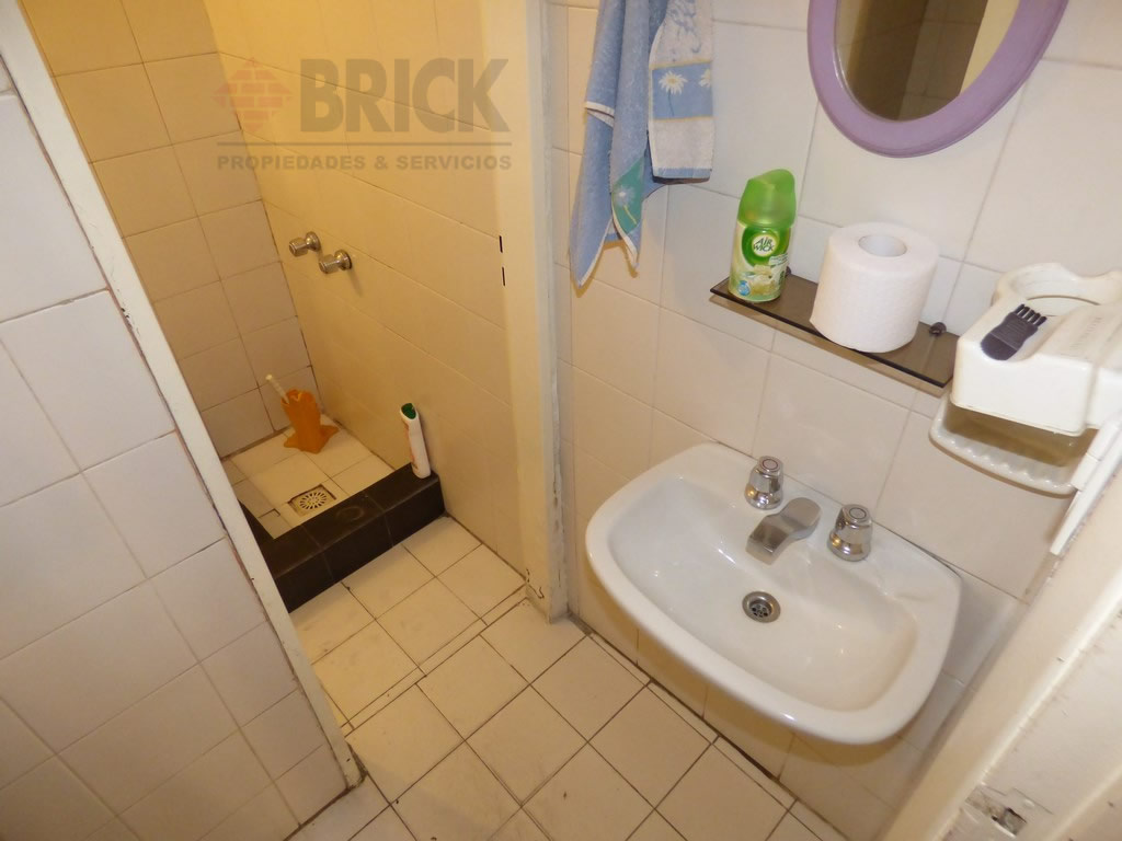 AUSTRIA al 2200 Piso PB 8