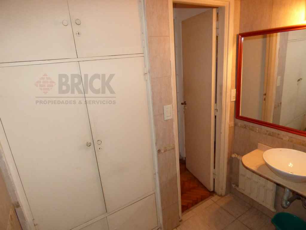 PARAGUAY al 800 Piso 2 12