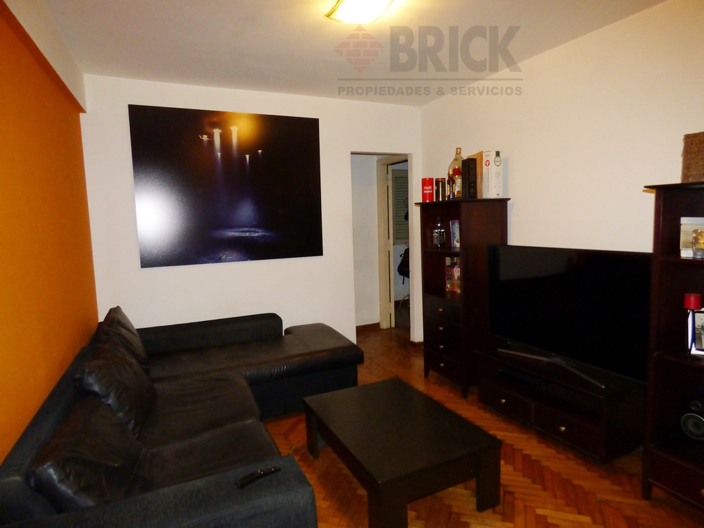 PARAGUAY al 800 Piso 2 5