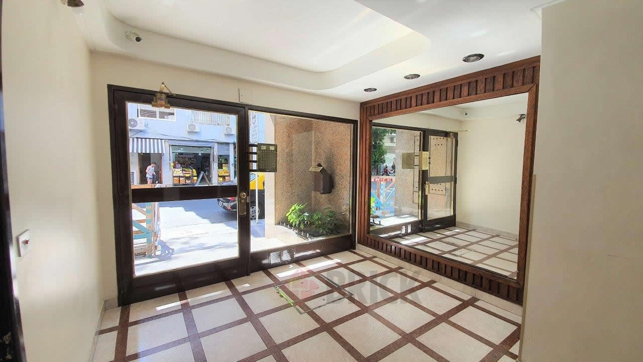 LARREA al 900 Piso 5 12