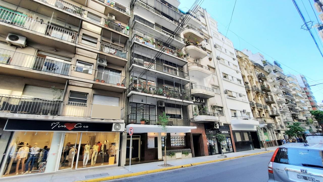 LARREA al 1000 Piso 9 22