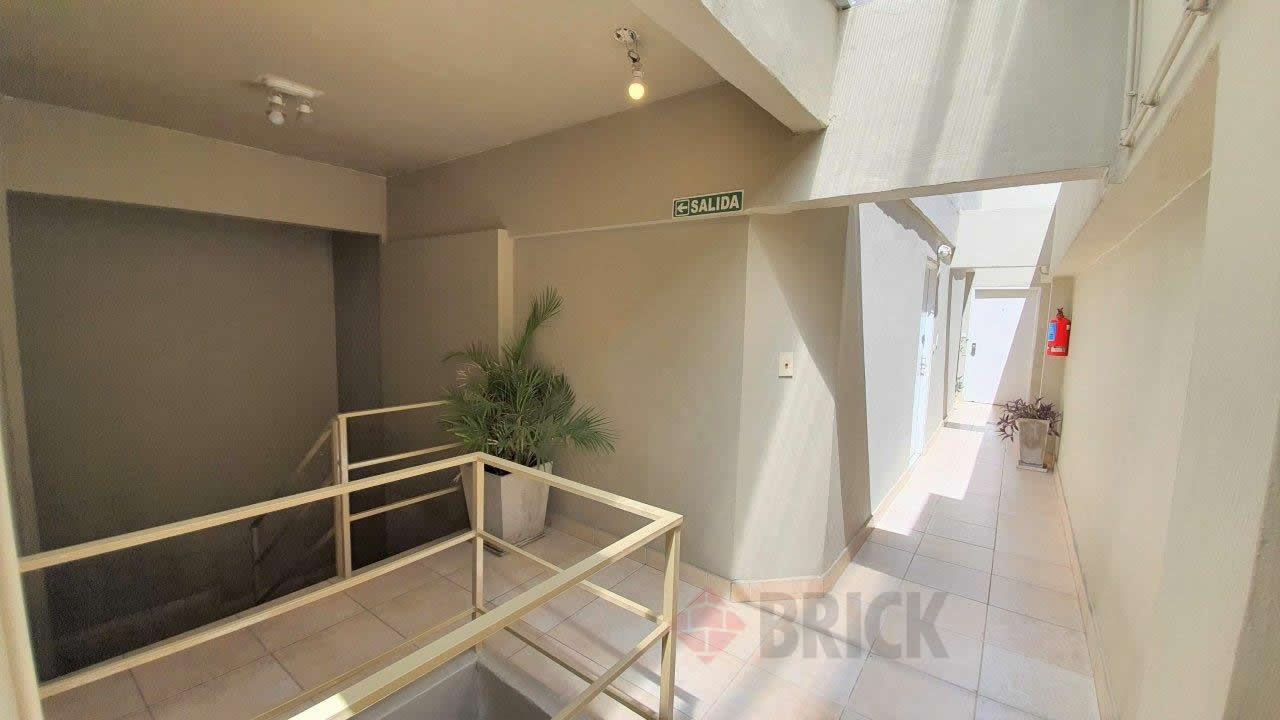 VELASCO, JUAN RAMIREZ DE al 700 Piso 1 15