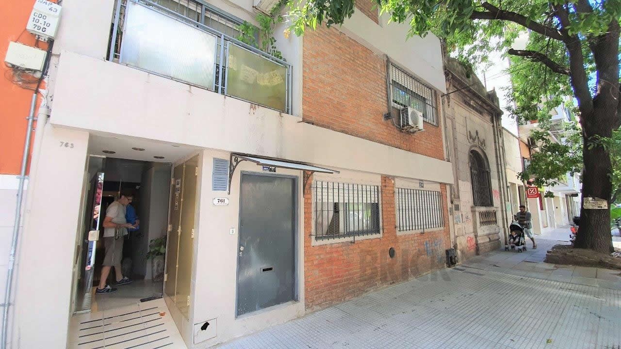 VELASCO, JUAN RAMIREZ DE al 700 Piso 1 16