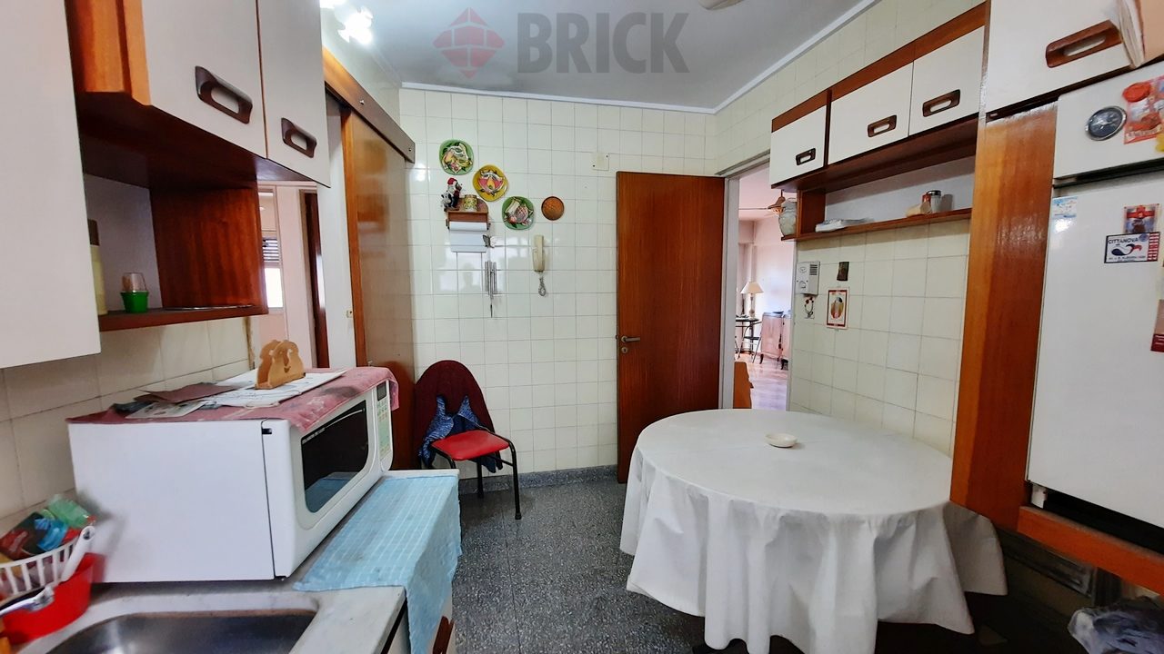 ALBERDI, JUAN B., AV. al 1500 Piso 8 24