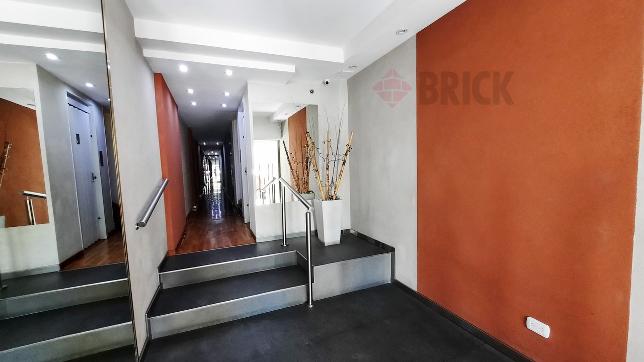 ALBERDI, JUAN B., AV. al 1500 Piso 8 25