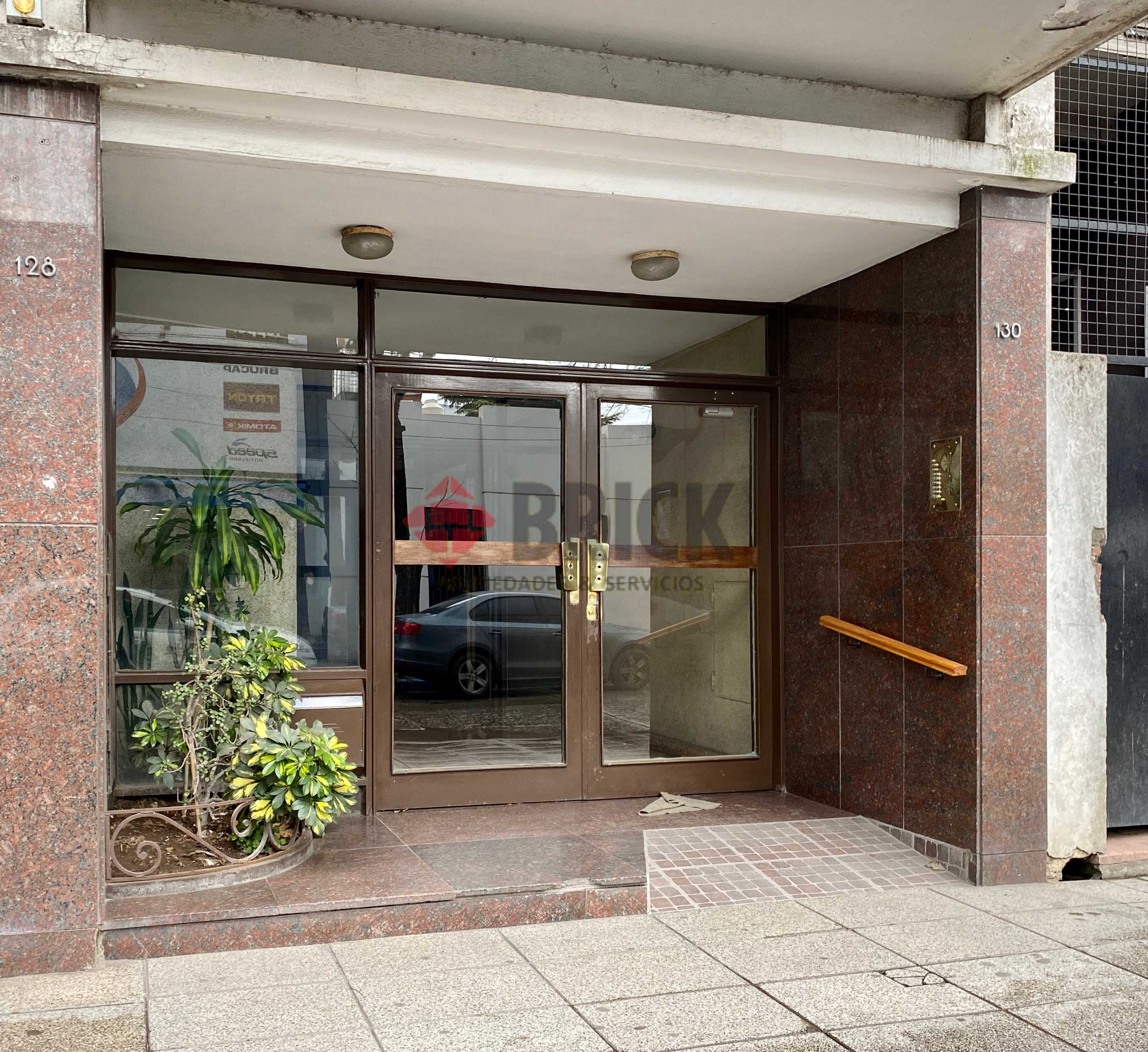 19 DE MARZO al 100 Piso 7 B 3