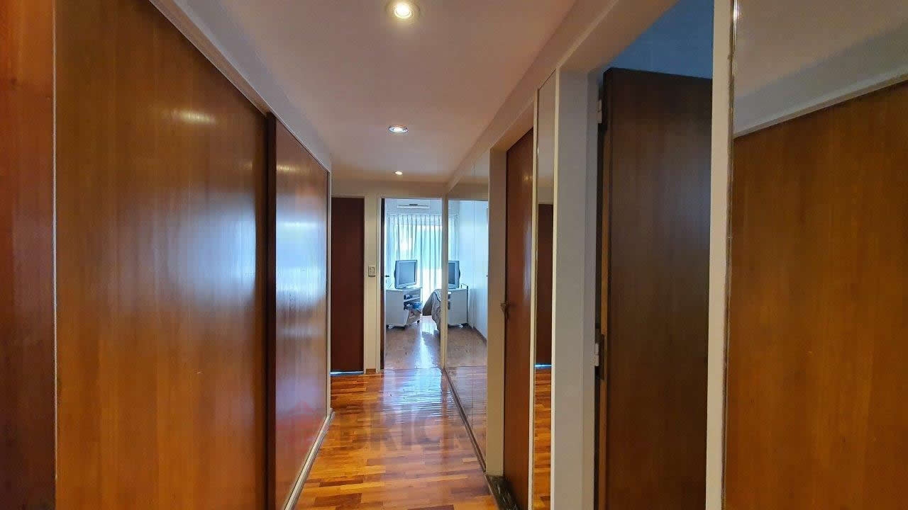 VUELTA DE OBLIGADO al 2400 Piso 3 10