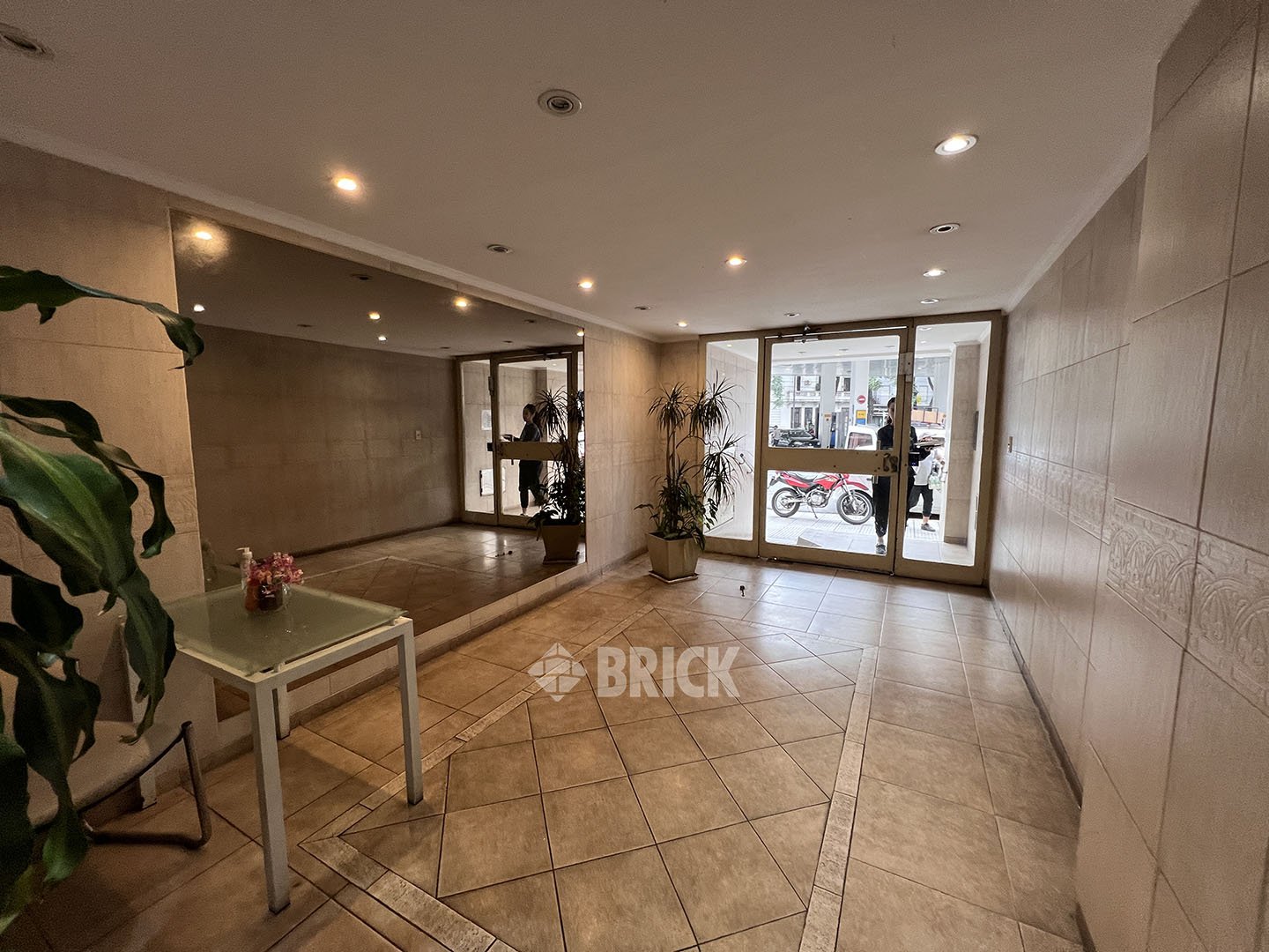 MARECHAL, LEOPOLDO al 1300 Piso 3 9