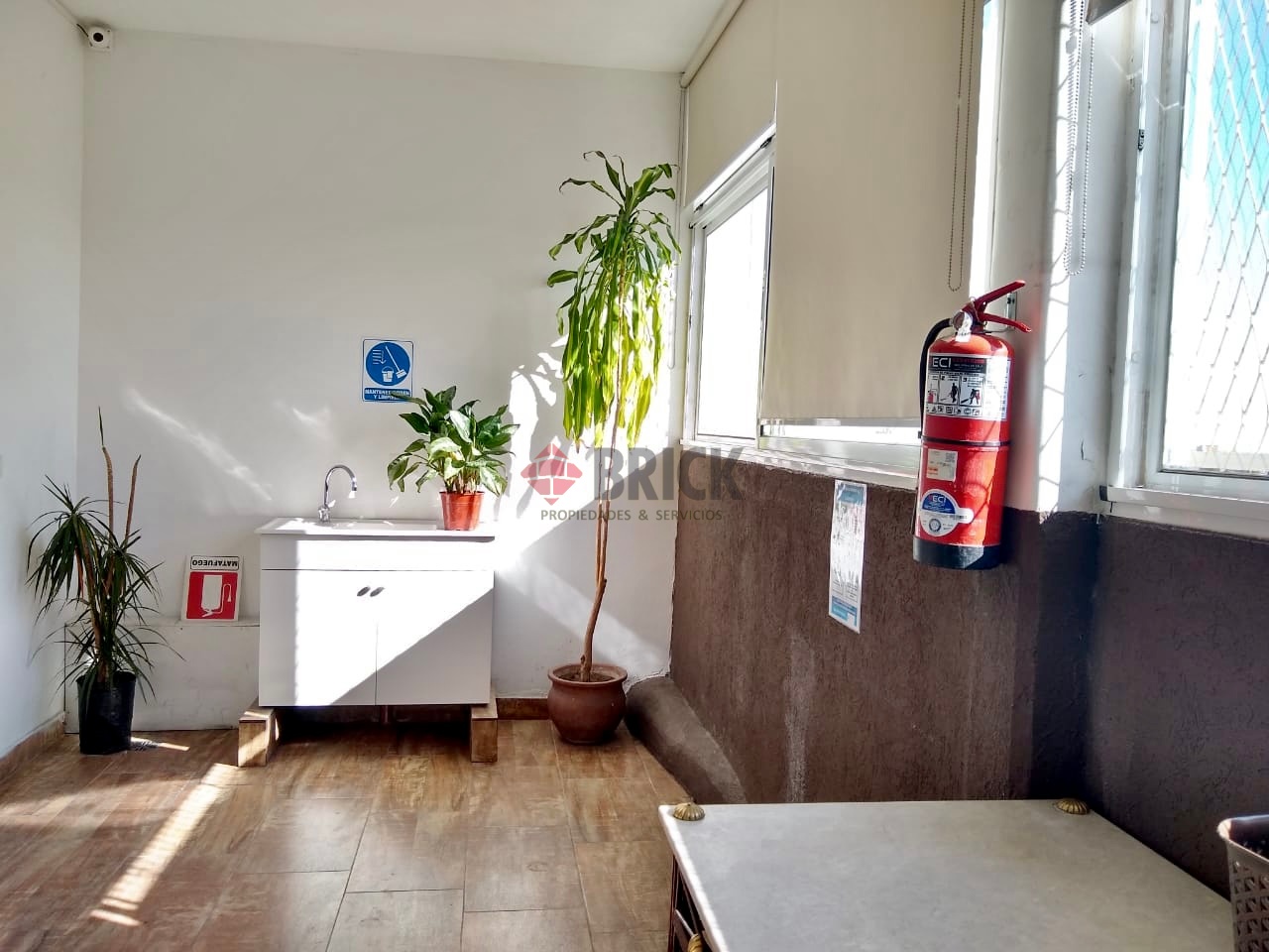 AV. RIVADAVIA al 13800 Piso 1 13