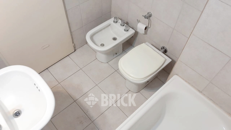 ALSINA, ADOLFO al 2600 Piso 4 13