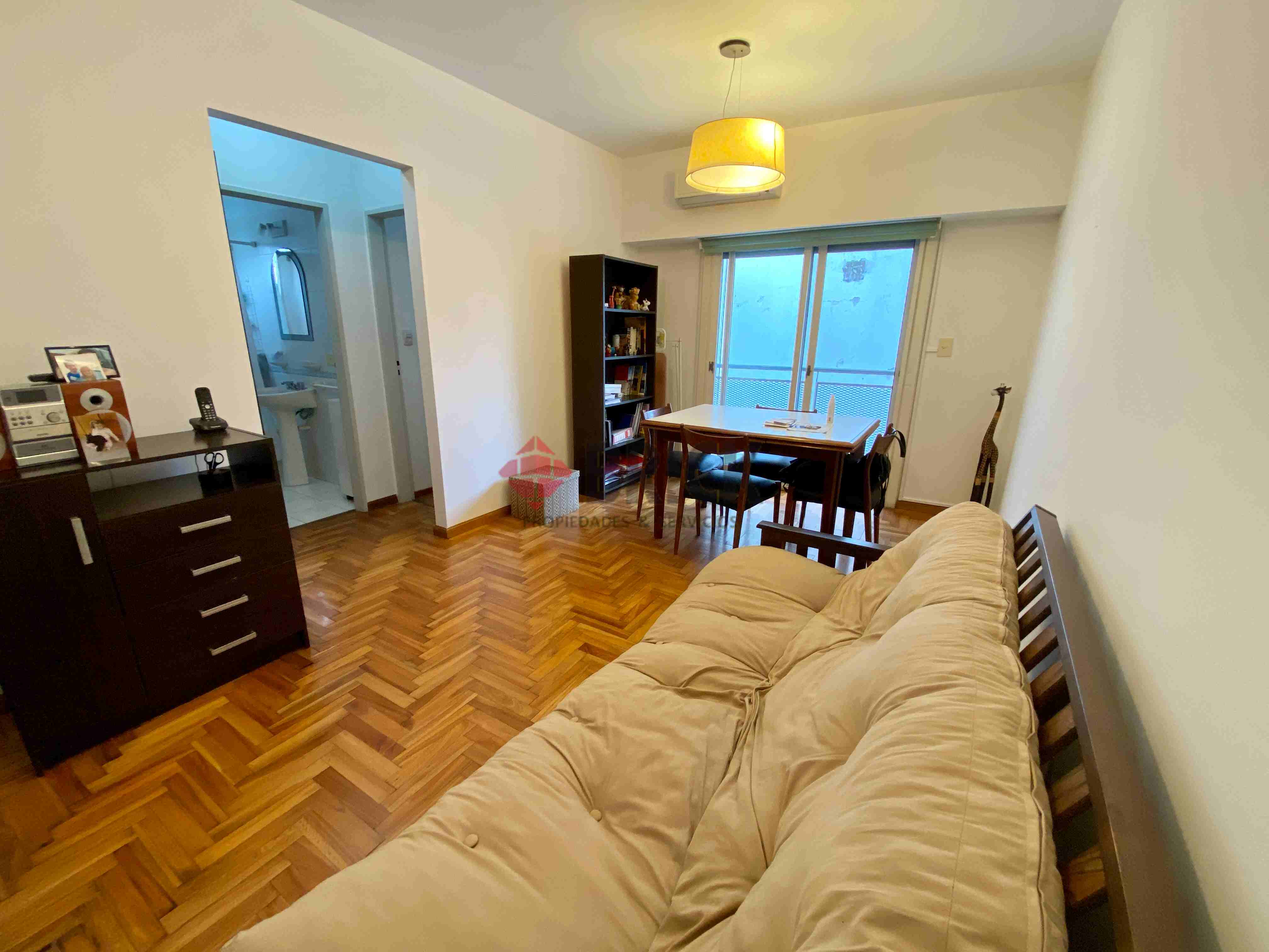 CORDOBA al 2500 Piso 2 4