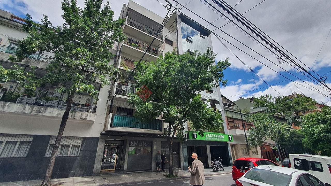 SARMIENTO al 4400 Piso 1 1