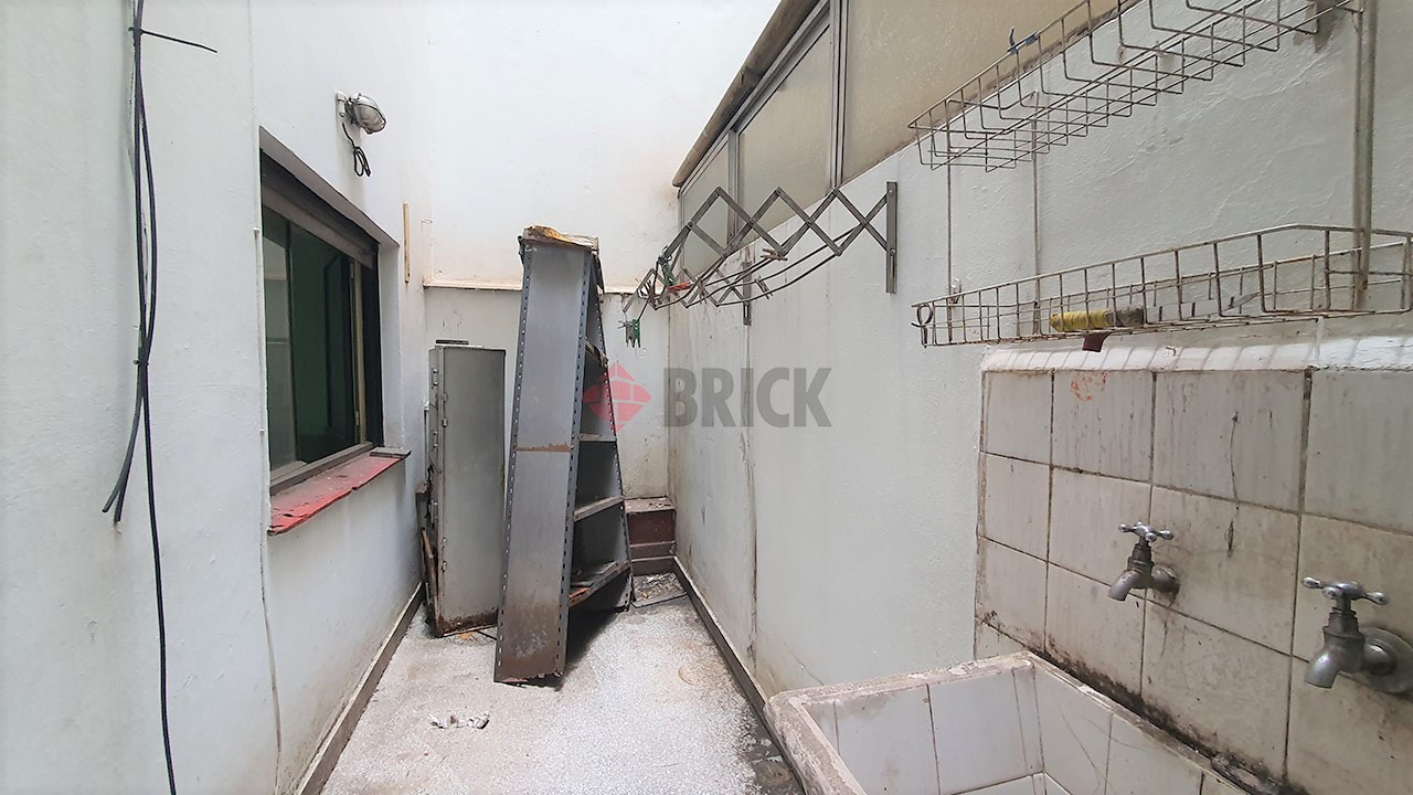 SARMIENTO al 4400 Piso 1 6