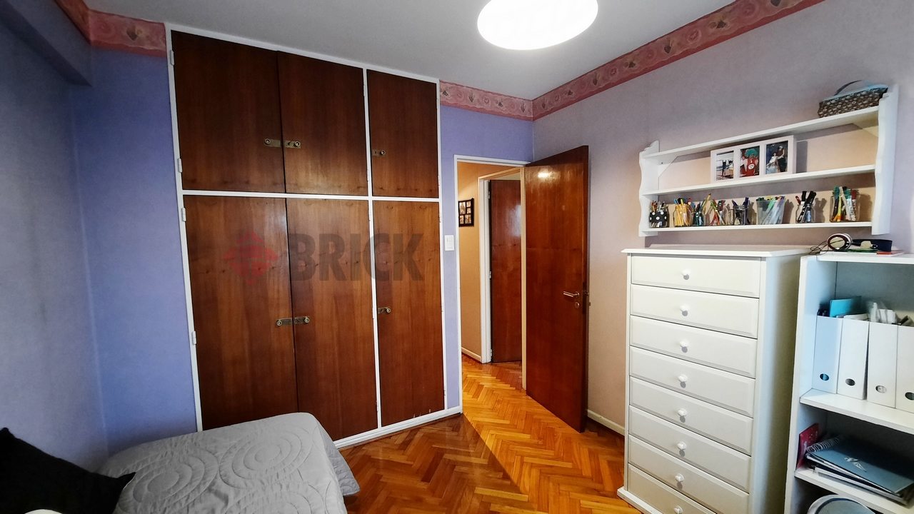 SALGUERO, JERONIMO al 2100 Piso 3 13