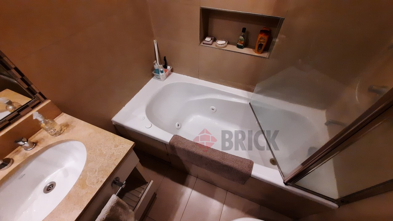 SALGUERO, JERONIMO al 2100 Piso 3 15