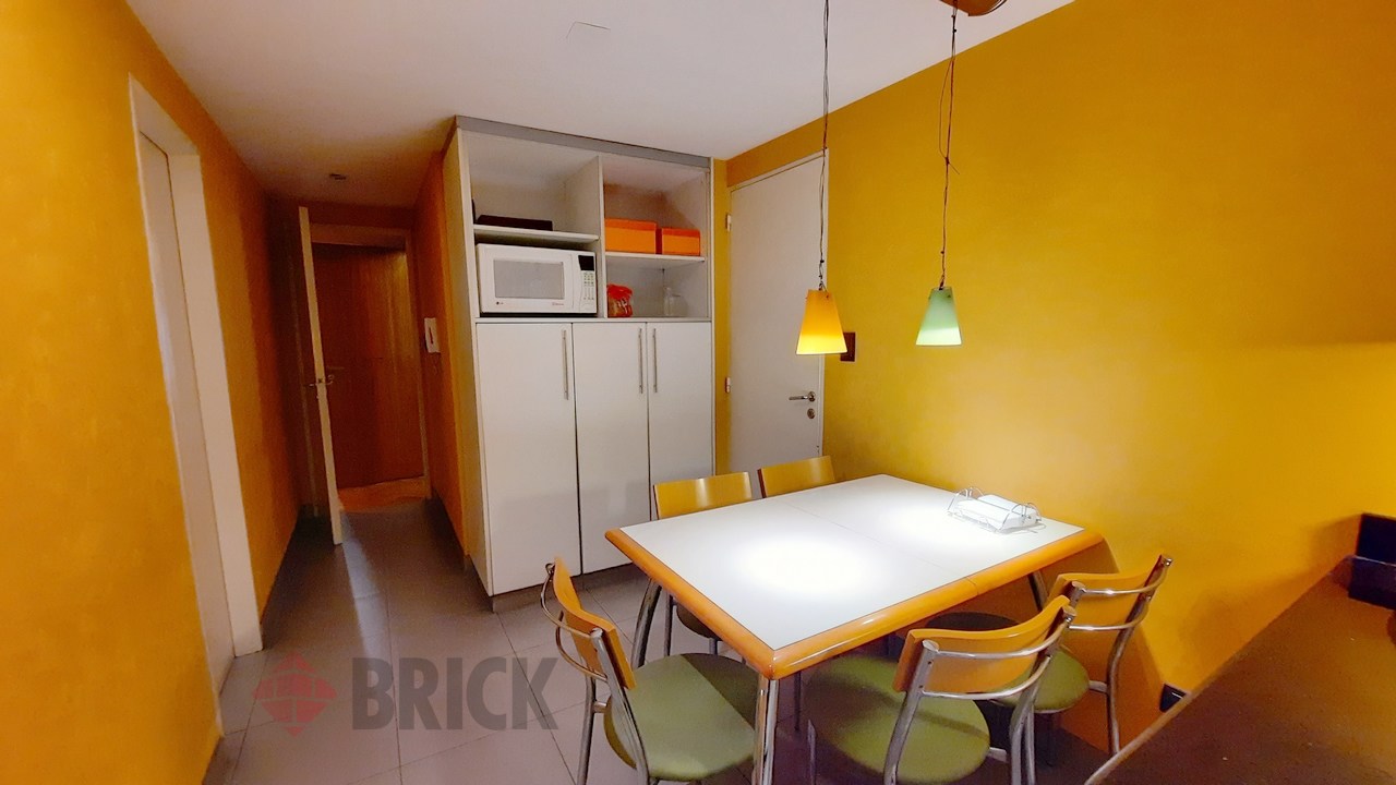 SALGUERO, JERONIMO al 2100 Piso 3 23