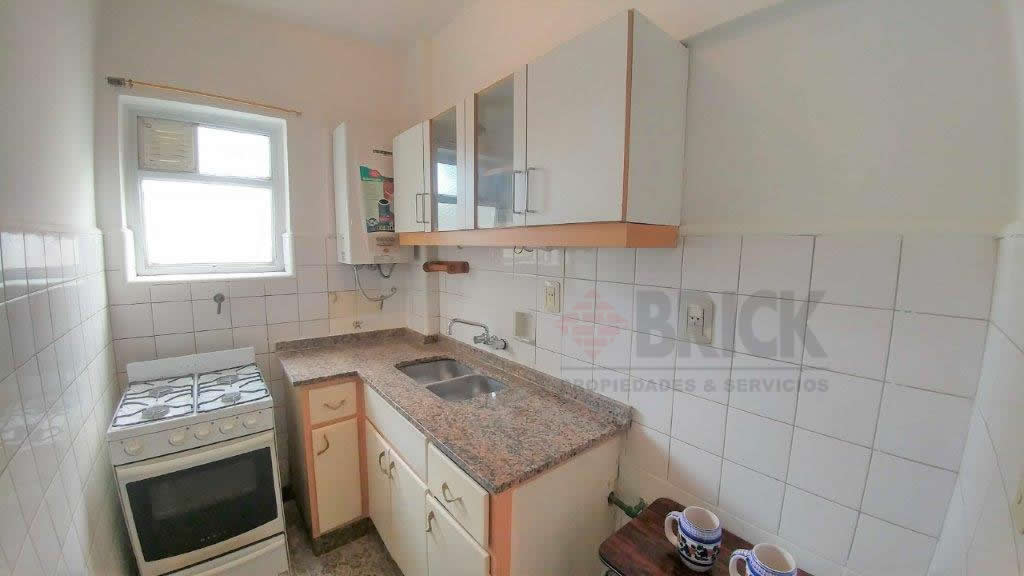 SALGUERO, JERONIMO al 1900 Piso 4 5