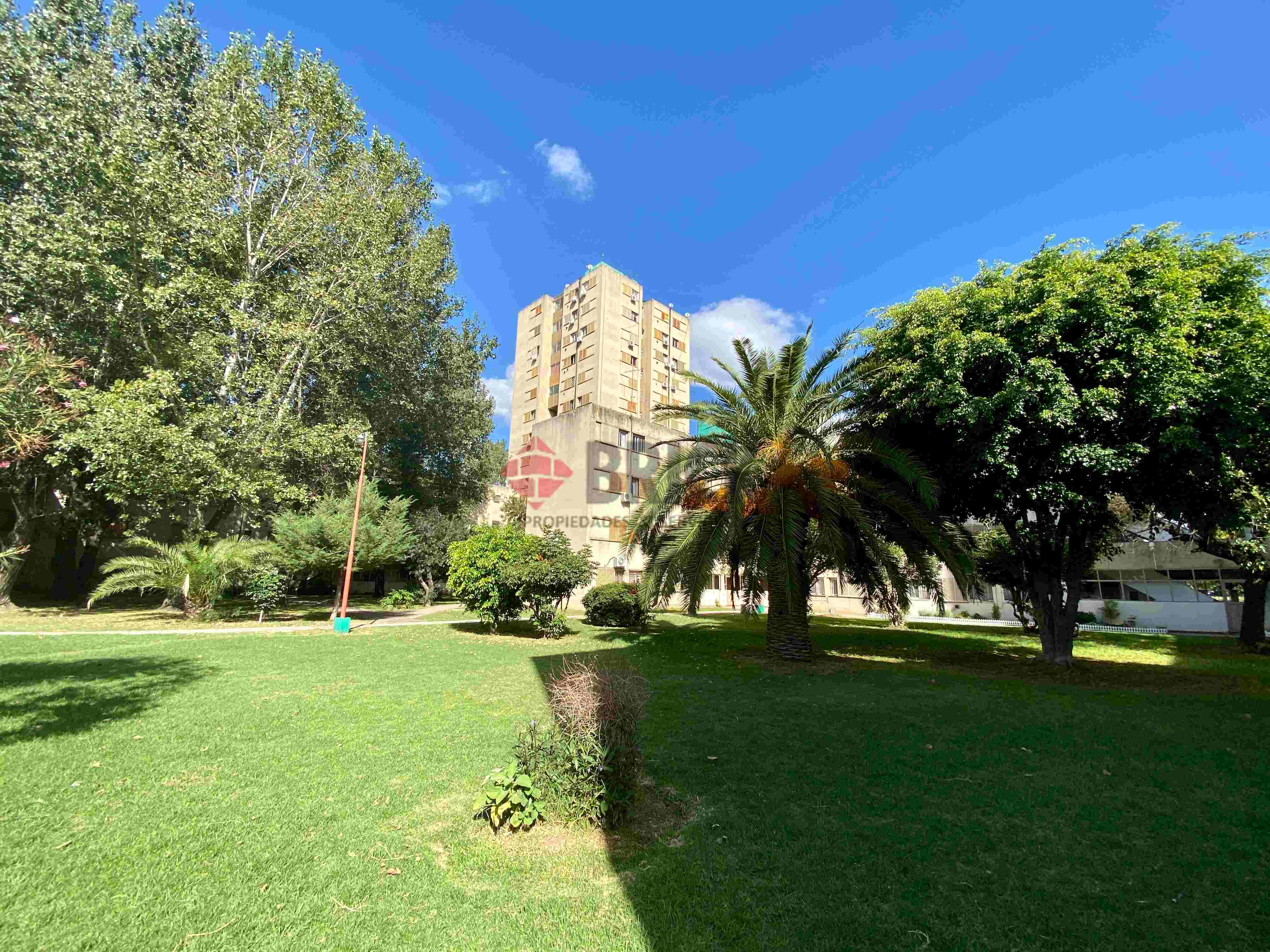 BRADLEY,EDUARDO al 300 Piso 12 1