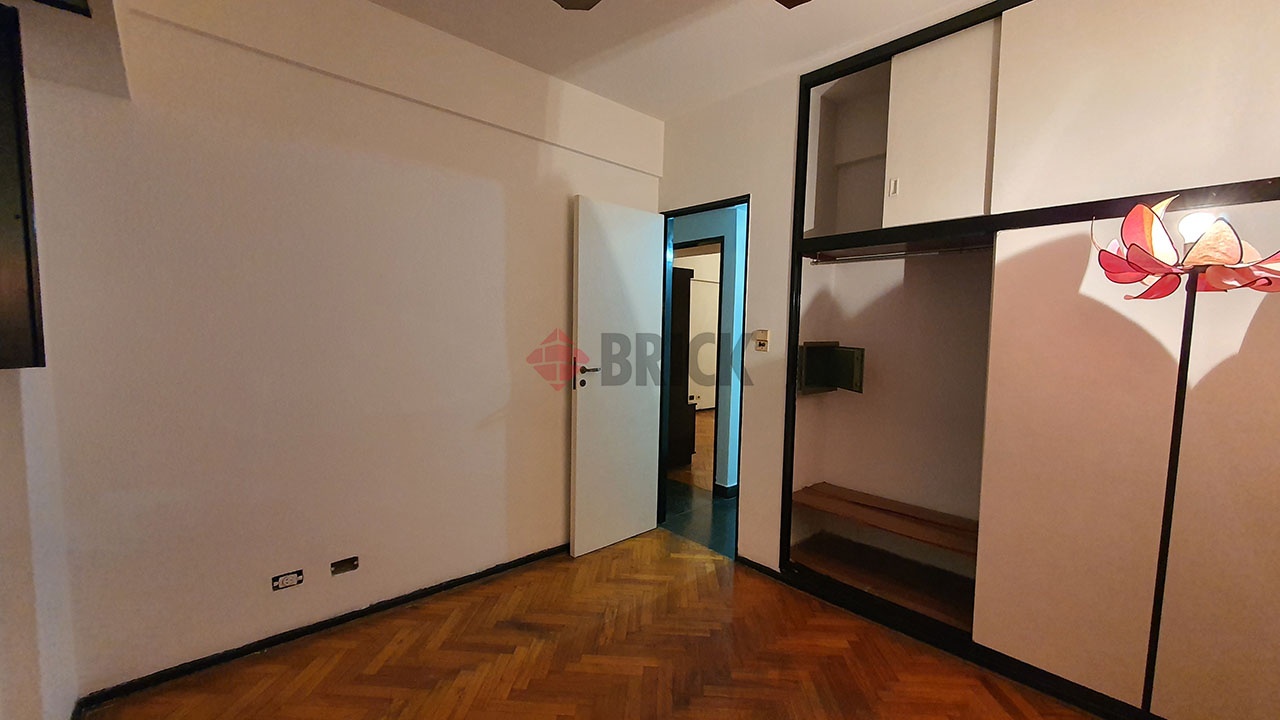 ECUADOR al 1500 Piso 2 11