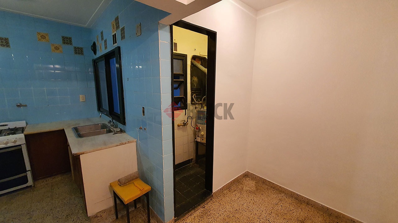 ECUADOR al 1500 Piso 2 18