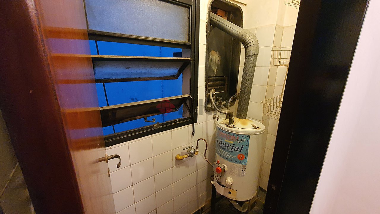 ECUADOR al 1500 Piso 2 19