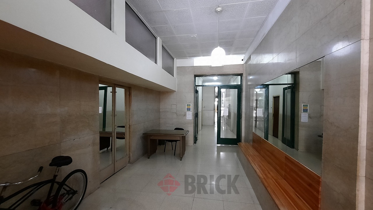 PELLEGRINI, CARLOS al 800 Piso 7 24