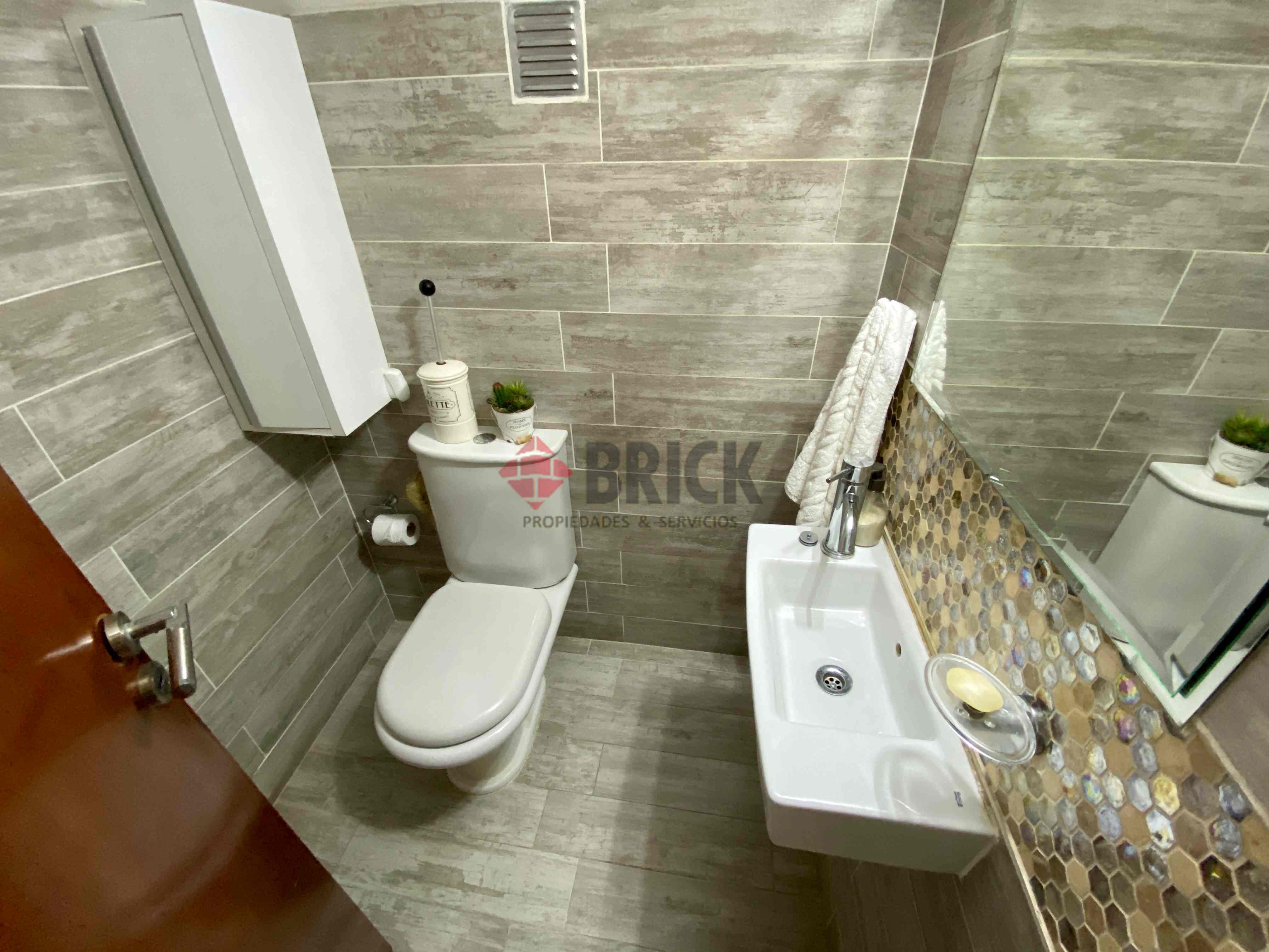 MERCEDES ALVAREZ al 2000 22