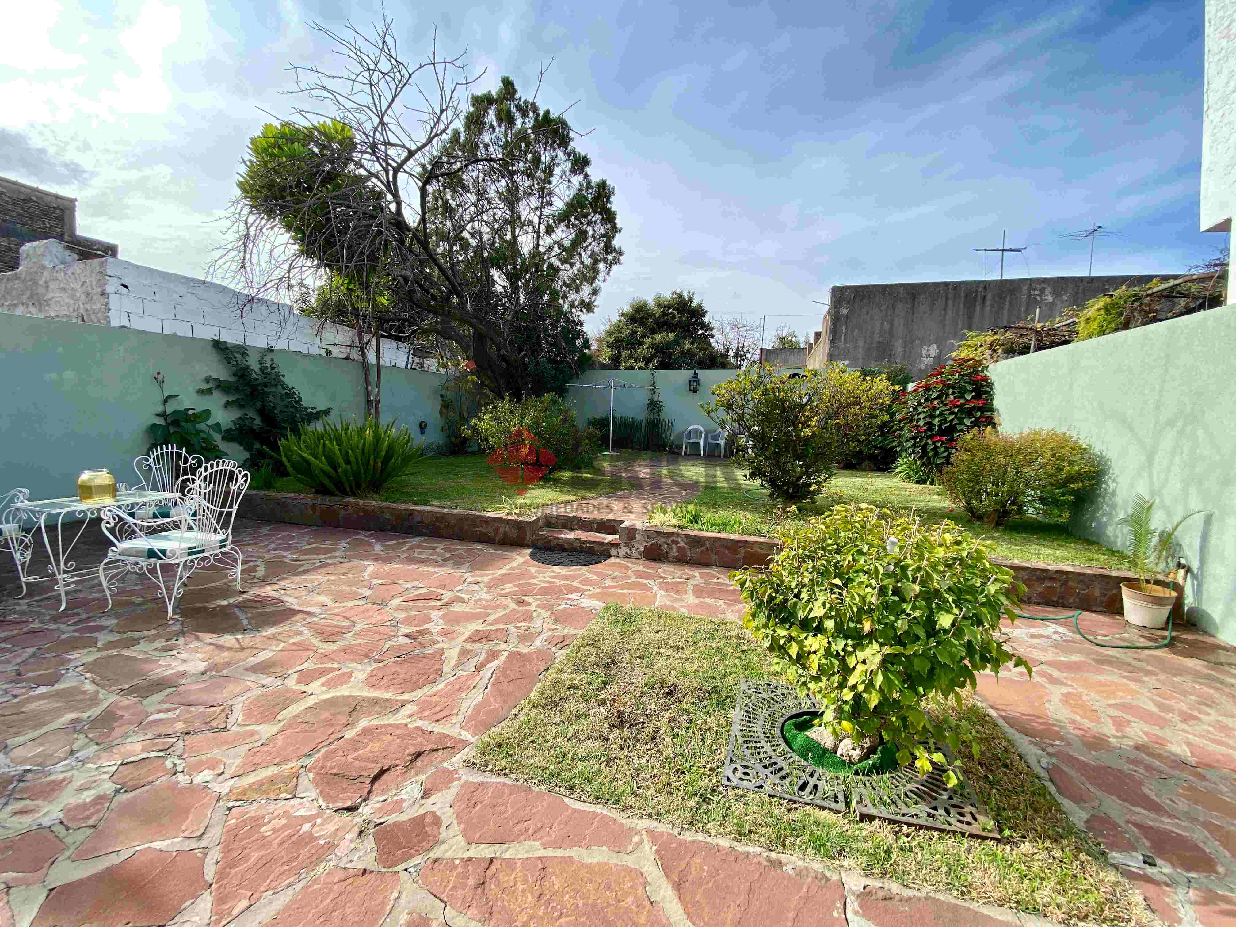 MERCEDES ALVAREZ al 2000 6