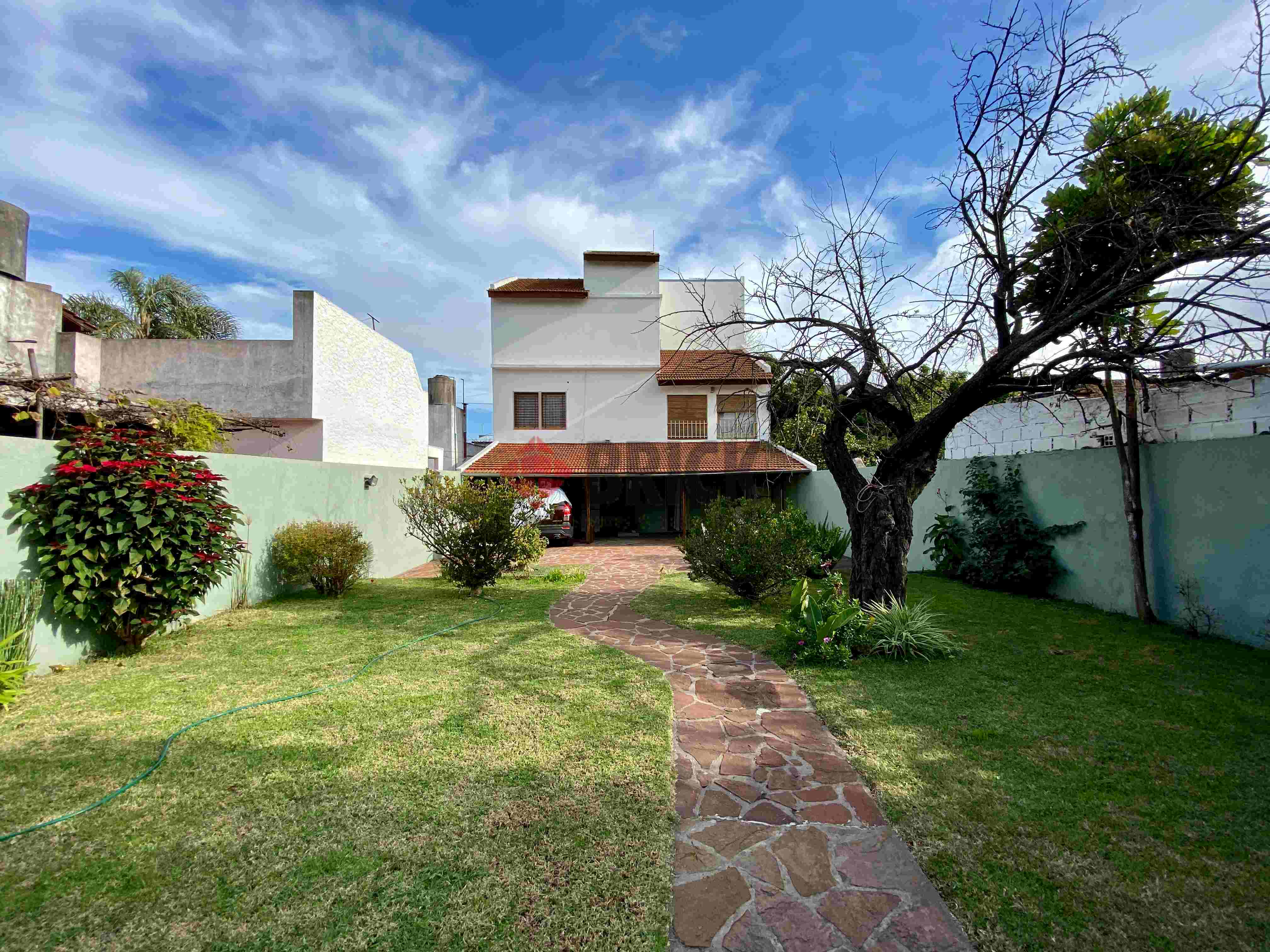 MERCEDES ALVAREZ al 2000 3