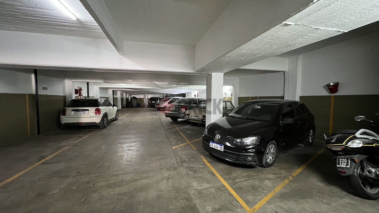 CONDE al 2200 Piso 6 37