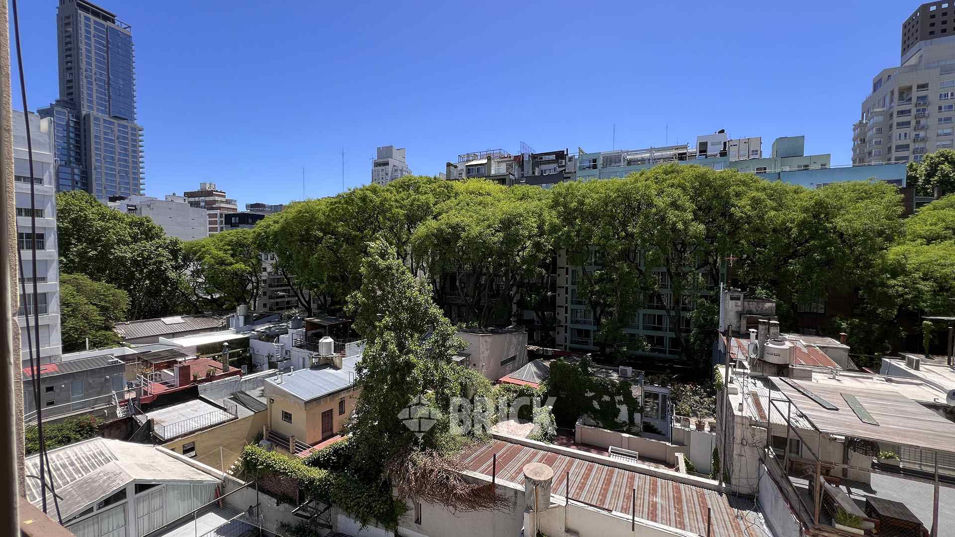 THAMES al 2000 Piso 5 3