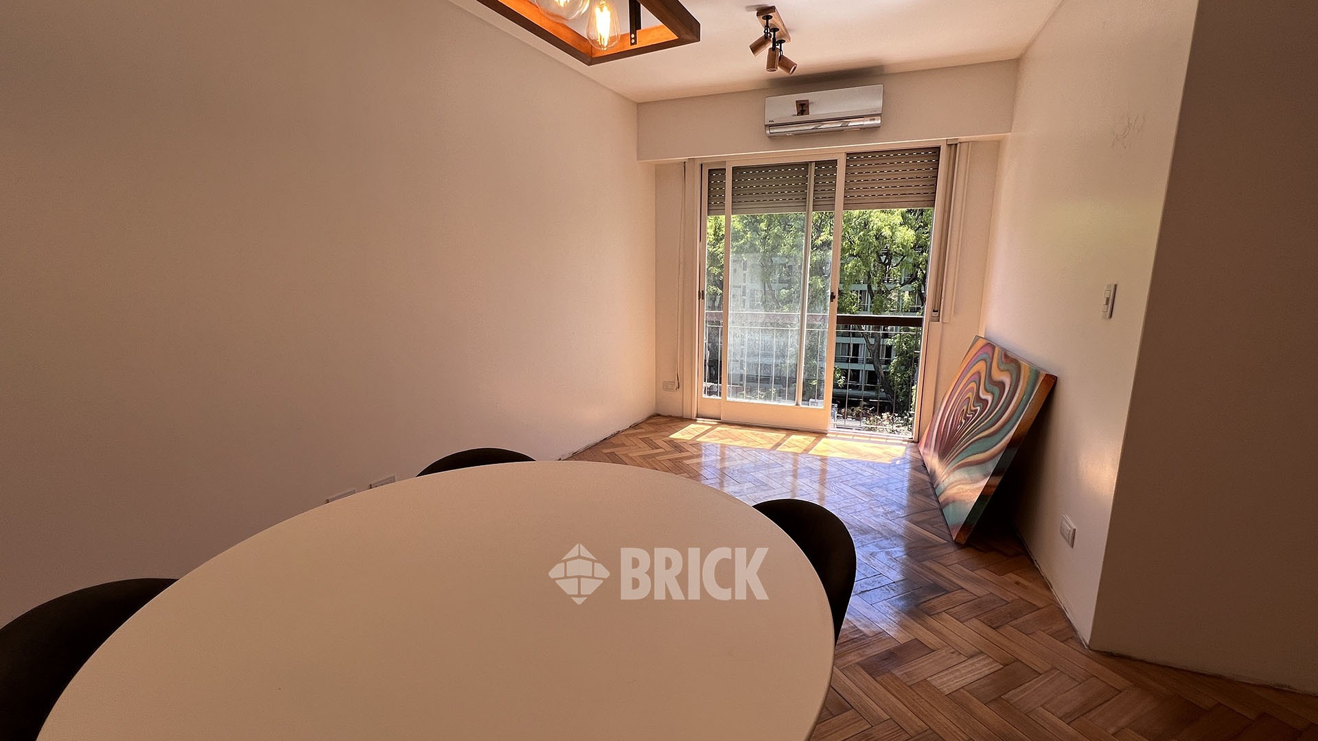 THAMES al 2000 Piso 5 4