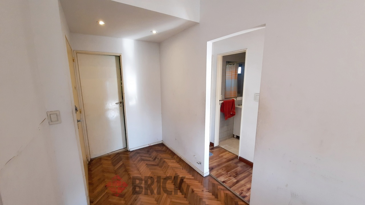 RIVADAVIA, AVDA. al 7500 Piso 2 8