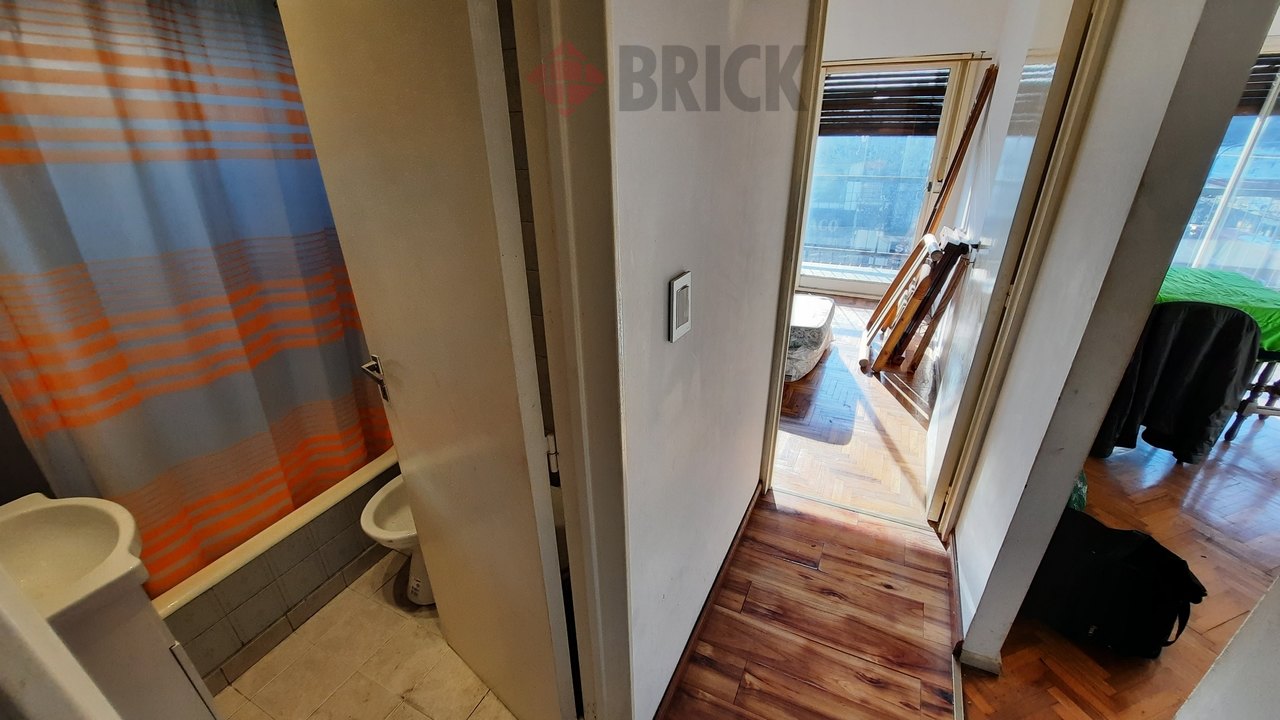 RIVADAVIA, AVDA. al 7500 Piso 2 11