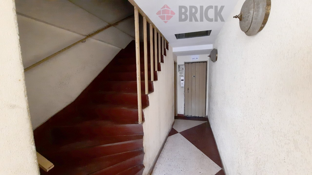 RIVADAVIA, AVDA. al 7500 Piso 2 21