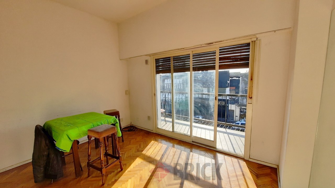 RIVADAVIA, AVDA. al 7500 Piso 2 2