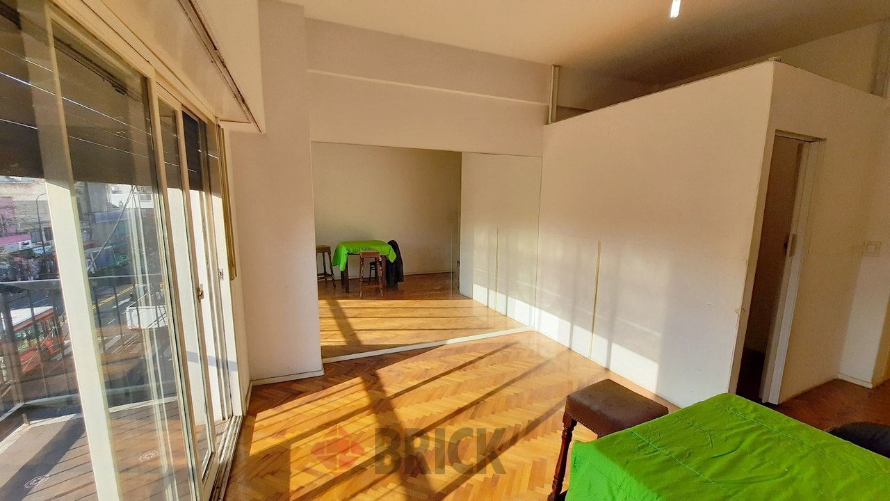 RIVADAVIA, AVDA. al 7500 Piso 2 4