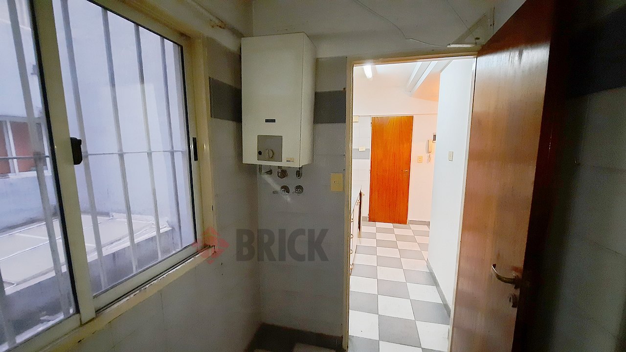 LAMBARE al 800 Piso 2 24