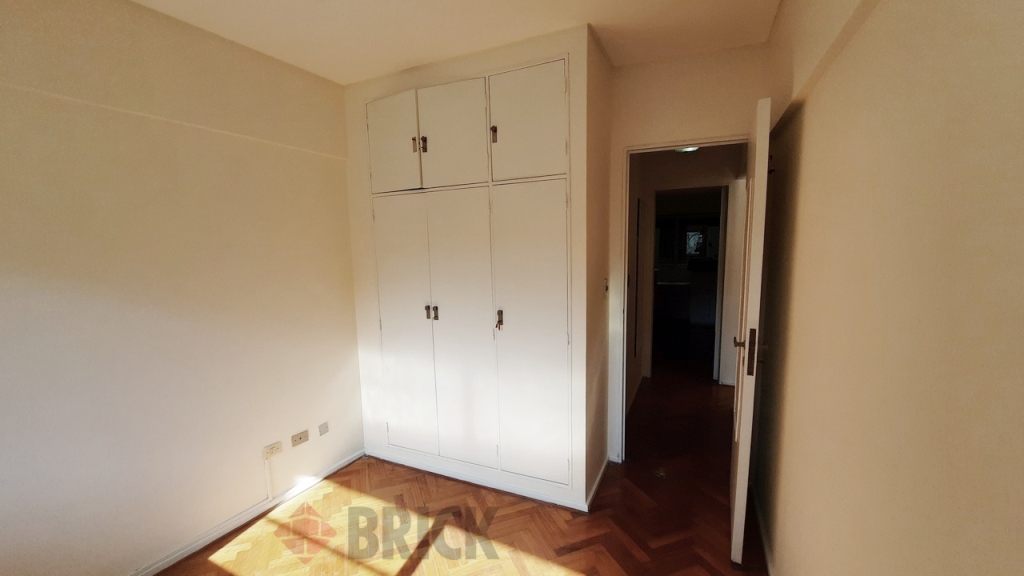 ECUADOR al 1400 Piso 7 9