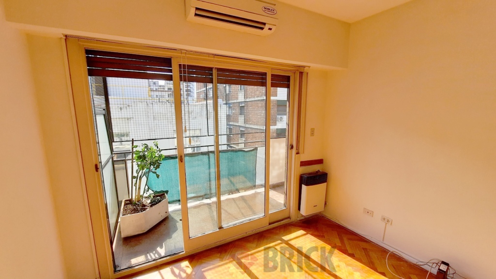 ECUADOR al 1400 Piso 7 1