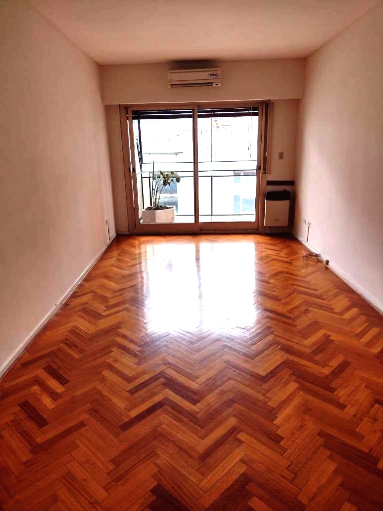 ECUADOR al 1400 Piso 7 2