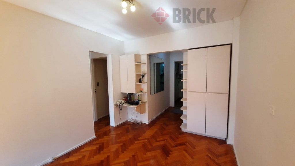 ECUADOR al 1400 Piso 7 4