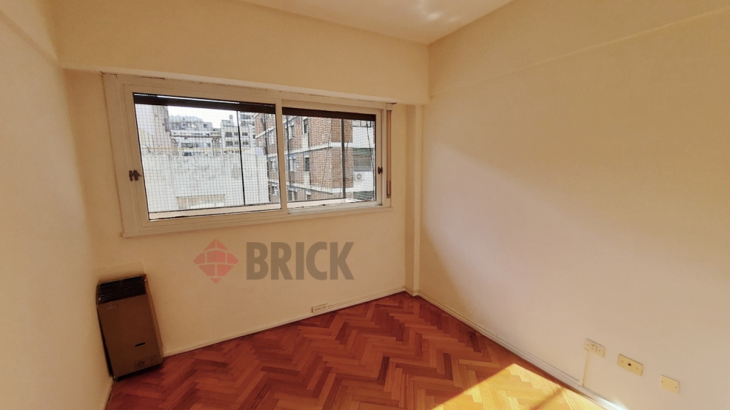 ECUADOR al 1400 Piso 7 8