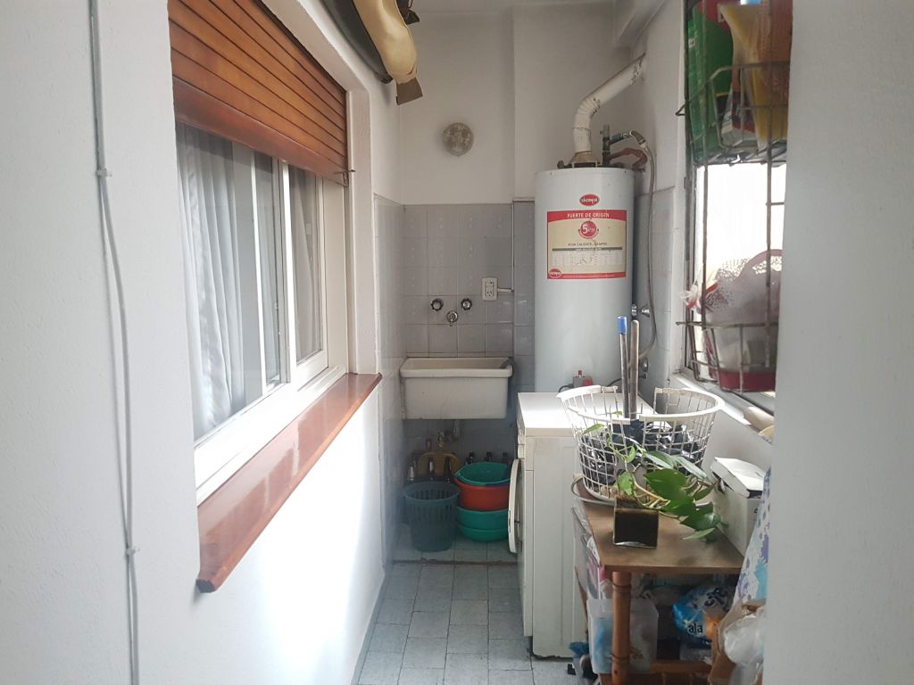 YRIGOYEN, HIPOLITO, AV. al 6600 Piso 1 13